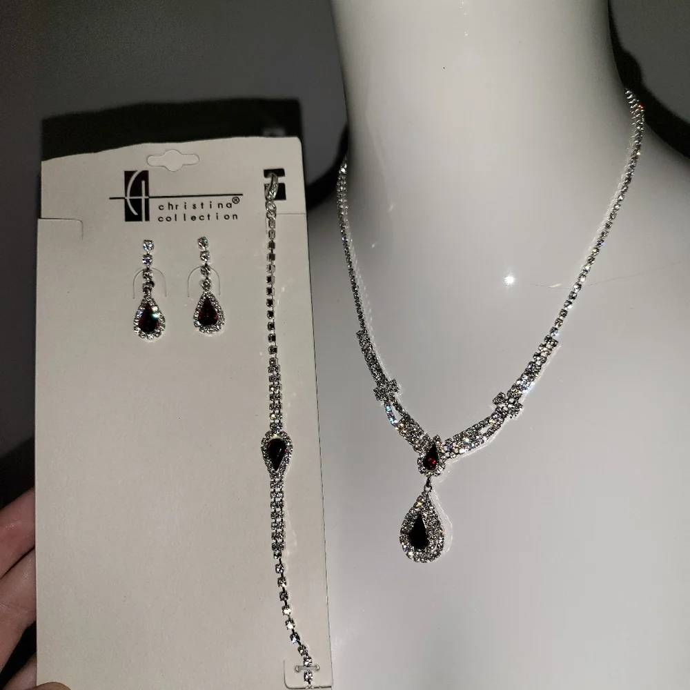 Christina Collection Jewelry Set - Picture 3 of 6